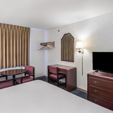Americas Best Value Inn-Wenona Exterior photo