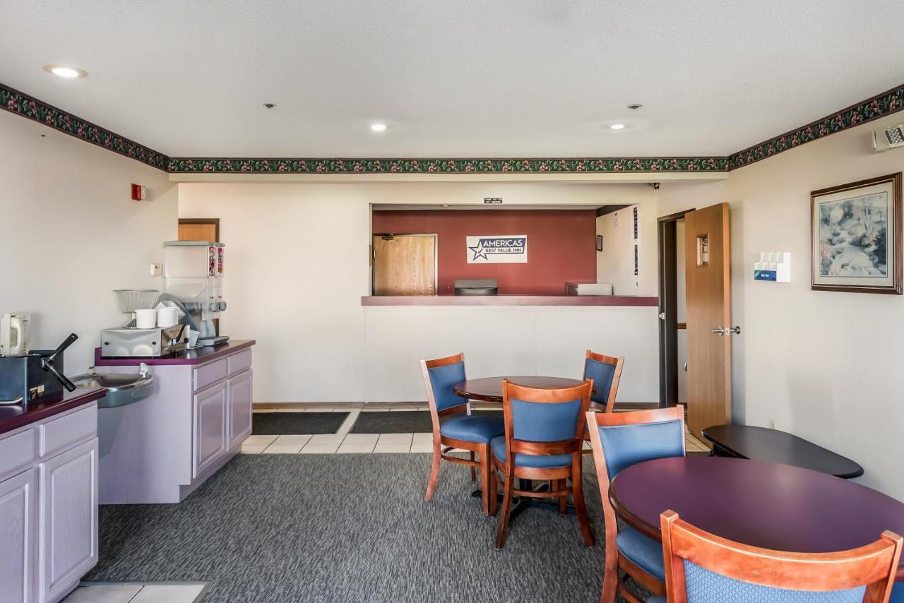 Americas Best Value Inn-Wenona Exterior photo
