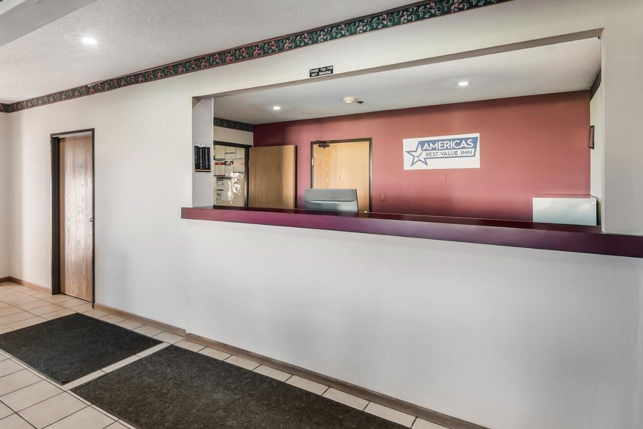 Americas Best Value Inn-Wenona Exterior photo