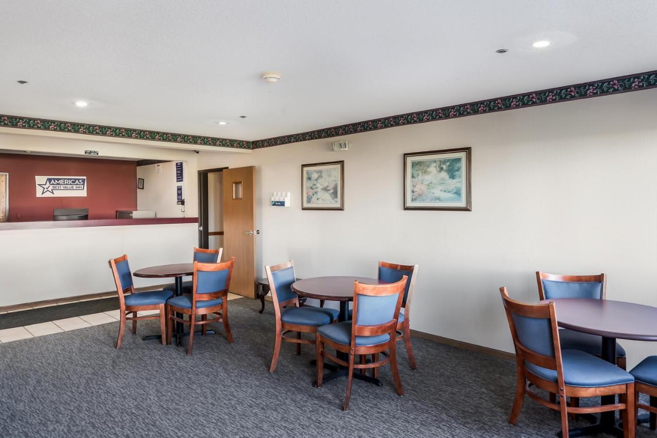 Americas Best Value Inn-Wenona Exterior photo