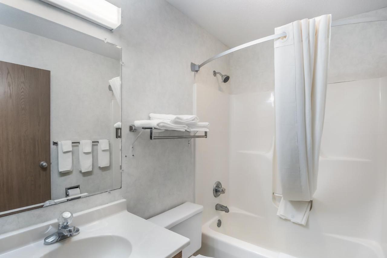 Americas Best Value Inn-Wenona Exterior photo