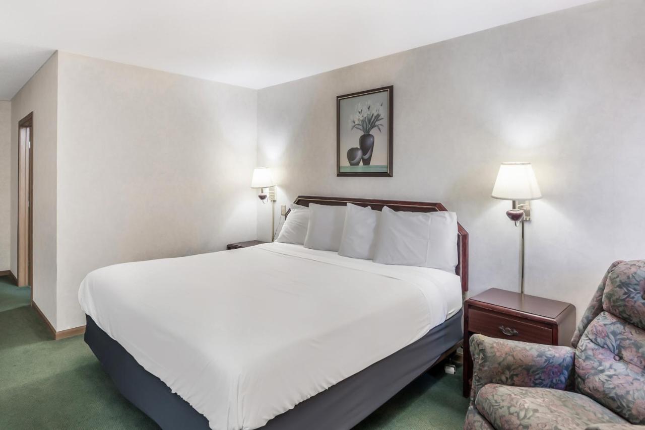 Americas Best Value Inn-Wenona Exterior photo