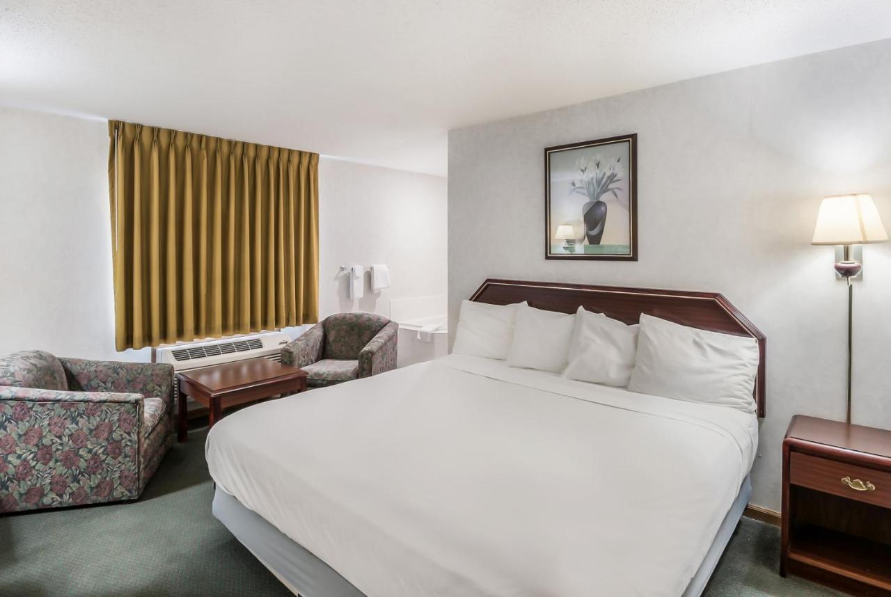 Americas Best Value Inn-Wenona Exterior photo
