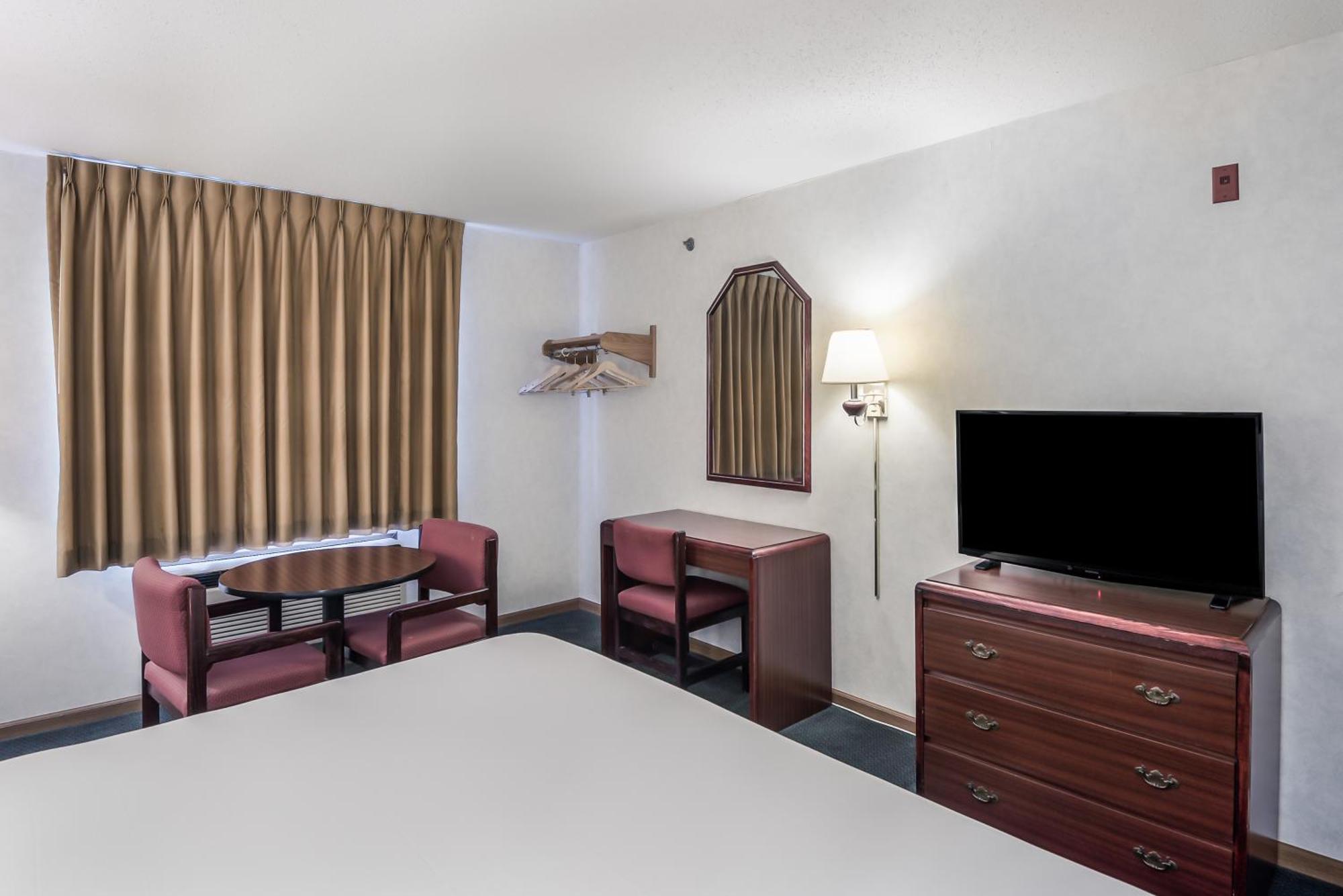 Americas Best Value Inn-Wenona Exterior photo