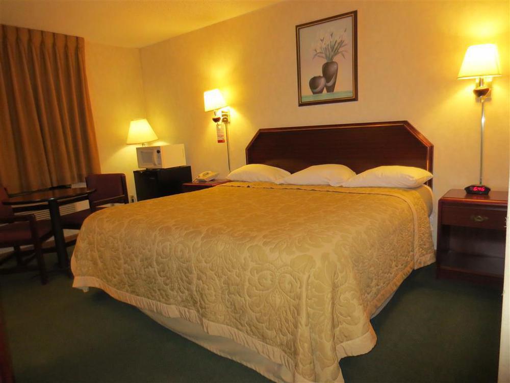 Americas Best Value Inn-Wenona Room photo