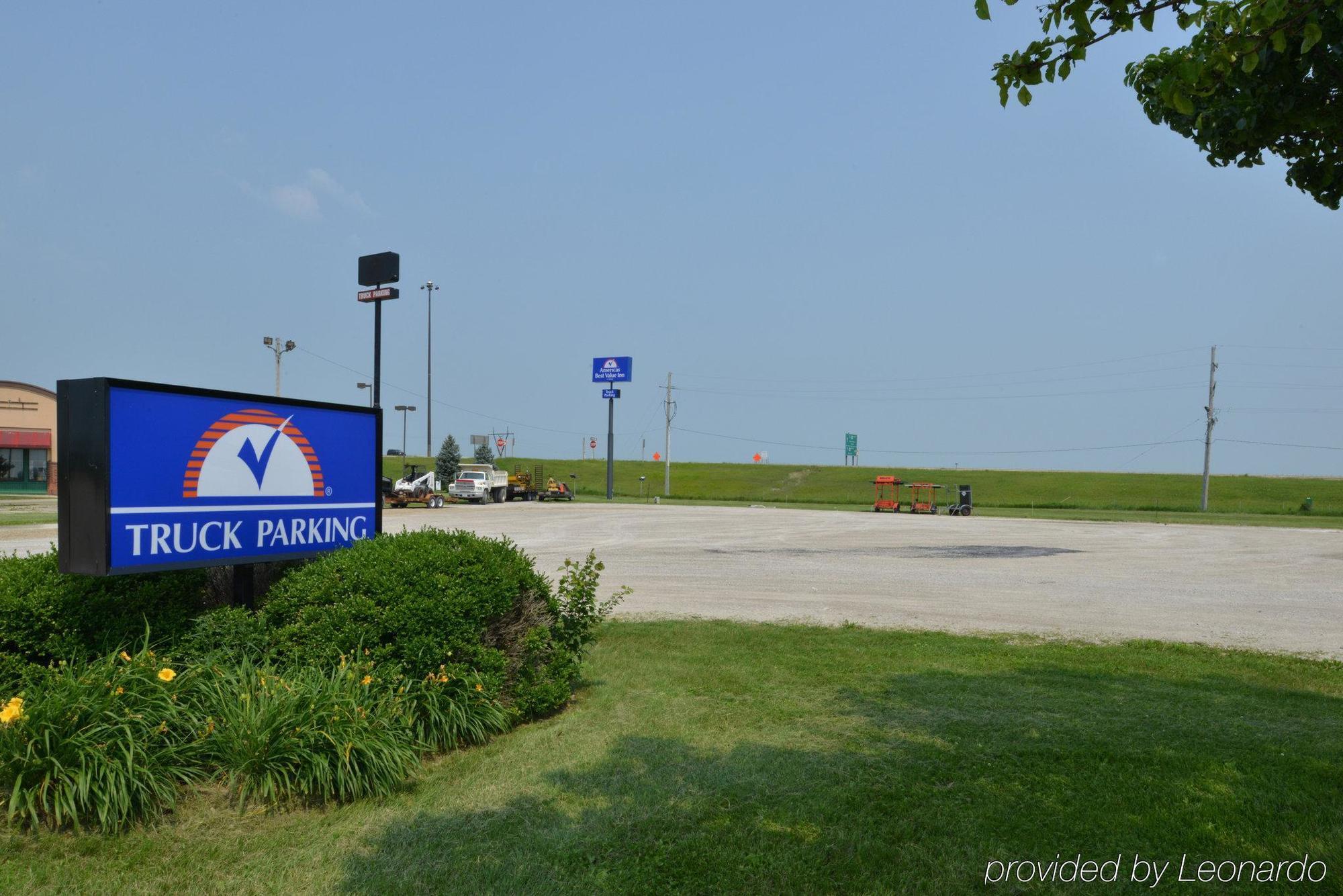 Americas Best Value Inn-Wenona Exterior photo