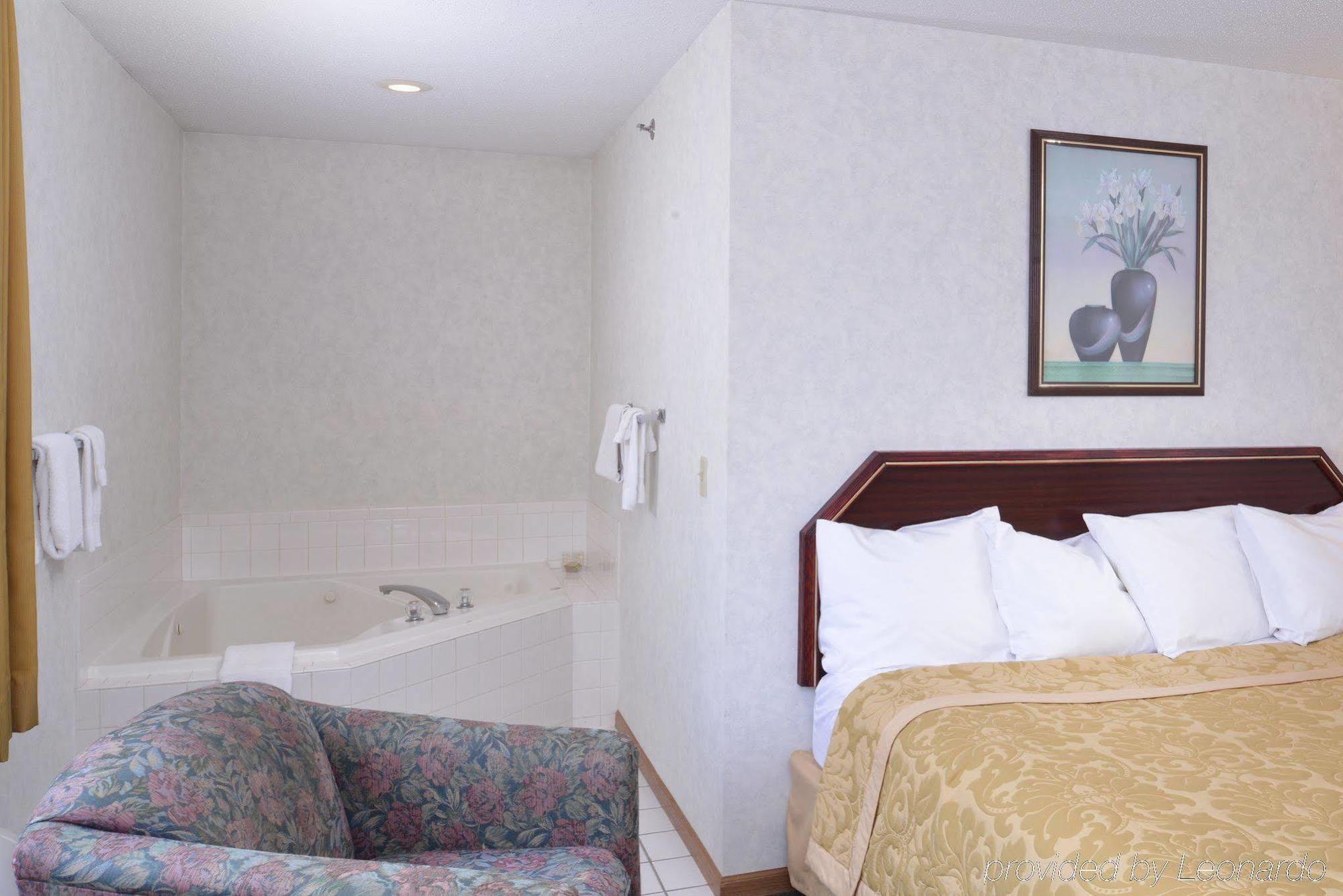 Americas Best Value Inn-Wenona Exterior photo