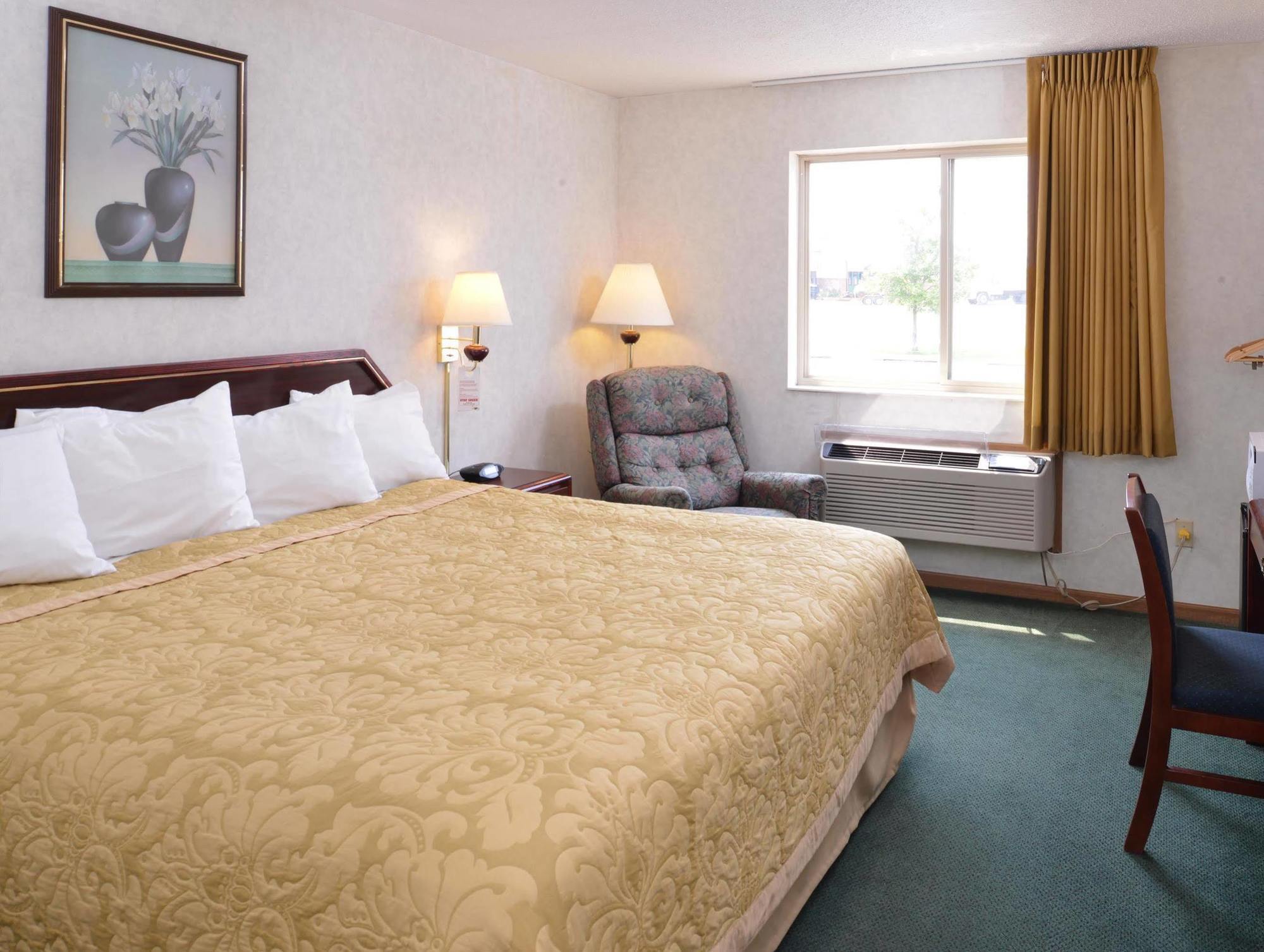 Americas Best Value Inn-Wenona Exterior photo