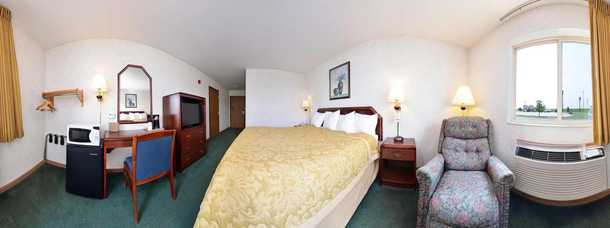 Americas Best Value Inn-Wenona Exterior photo