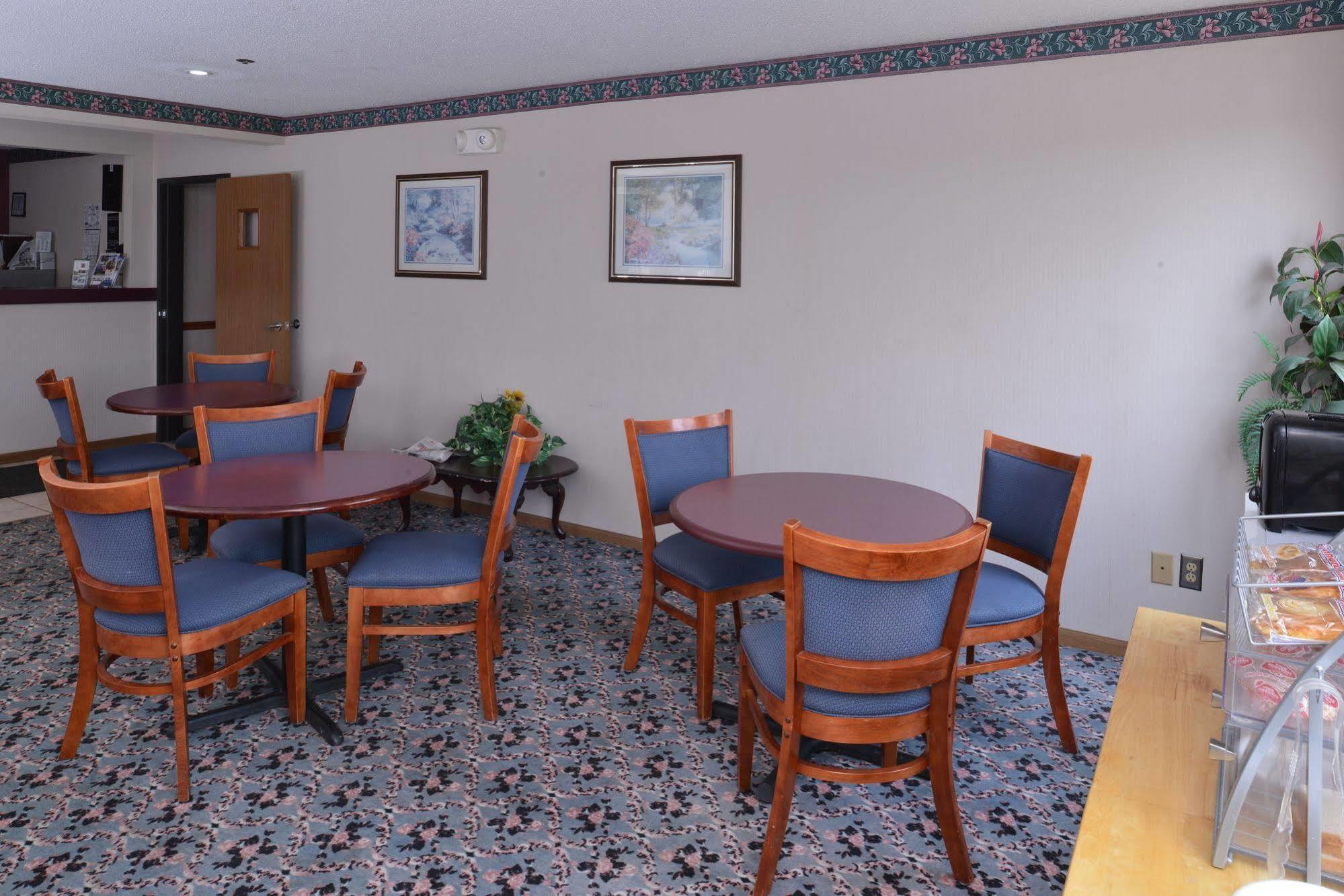 Americas Best Value Inn-Wenona Exterior photo