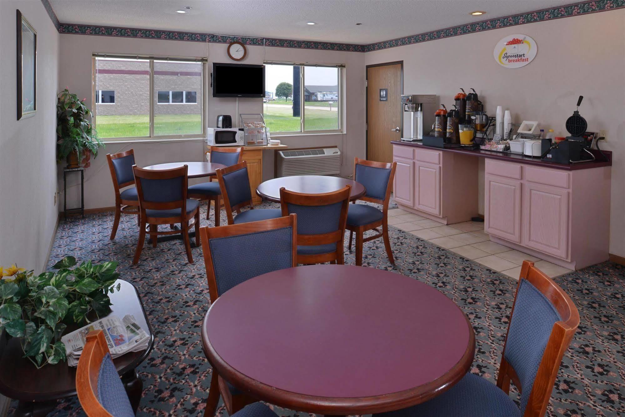 Americas Best Value Inn-Wenona Exterior photo
